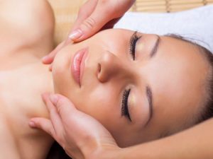 Масаж обличчя в Івано-Франківську